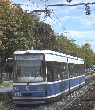 Wagen Nr. 2702 (Typ R1.1): Linie 19 04.10.1993 Atterseestr. (Foto: www.tramwaypics.de)