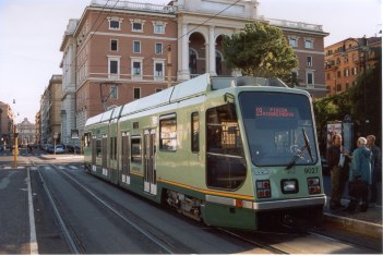 Socimi 9027 in grün Via Flaminia auf der Linie 19 (06.10.03)