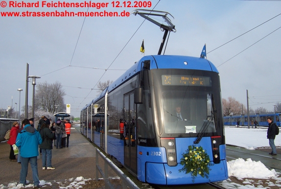 Variobahnen dNr. 2302, Schwabing Nord, 12.12.2009;  Richard Feichtenschlager