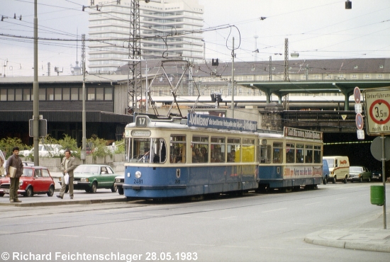 M4.65 2481+m4.65 3457 Paul-Heyse-Unterfhrung, Tag vor Einstellung der Linie 17, 28.05.1983;  Richard Feichtenschlager
