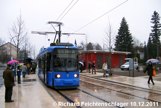 Redesign-R2.2 2129, Linie 18 Effnerplatz, 10.12.2011;. Foto:  Richard Feichtenschlager
