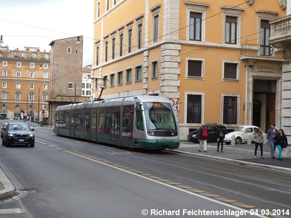 Cityway II Nr. 9217, Linie 8, Via delle Botteghe Oscure,  04.03.2014;  Richard Feichtenschlager